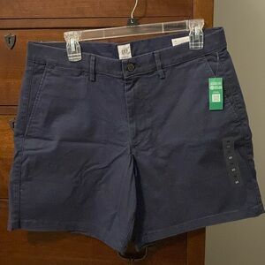 Men’s GAP 7” navy shorts. Brand new with tags.